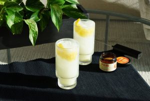 Iced Matcha Kratom Latte Recipe for Calm Energy – Top Tree Herbs